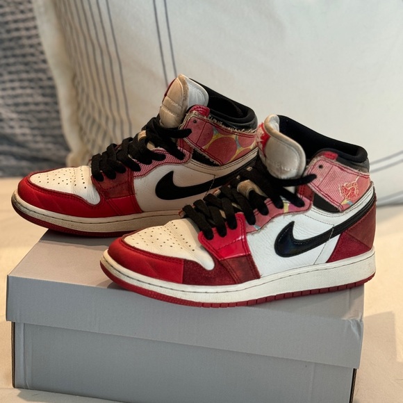 Nike Air Jordan 1 Retro High Across The Spider Verse youth size 4.5 Shoes Marvel - Picture 3 of 6